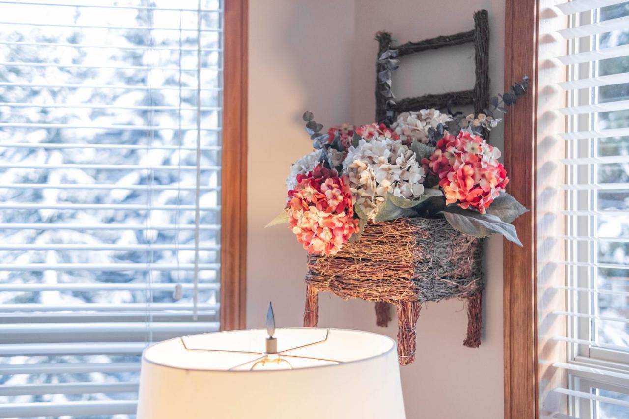 The Best Ski In Ski Out Two Bedroom Condo At Aspens Whistler Exteriér fotografie